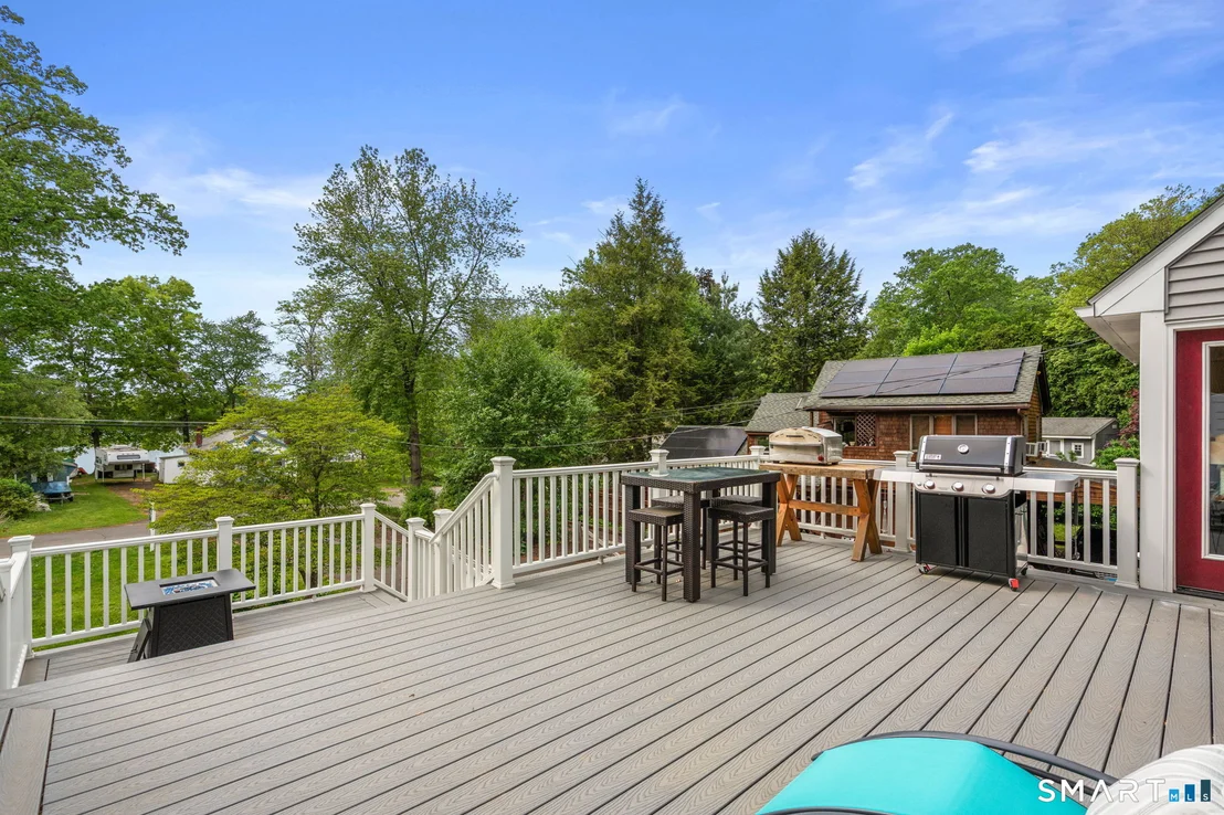 Photo of 440 Lakeview Drive