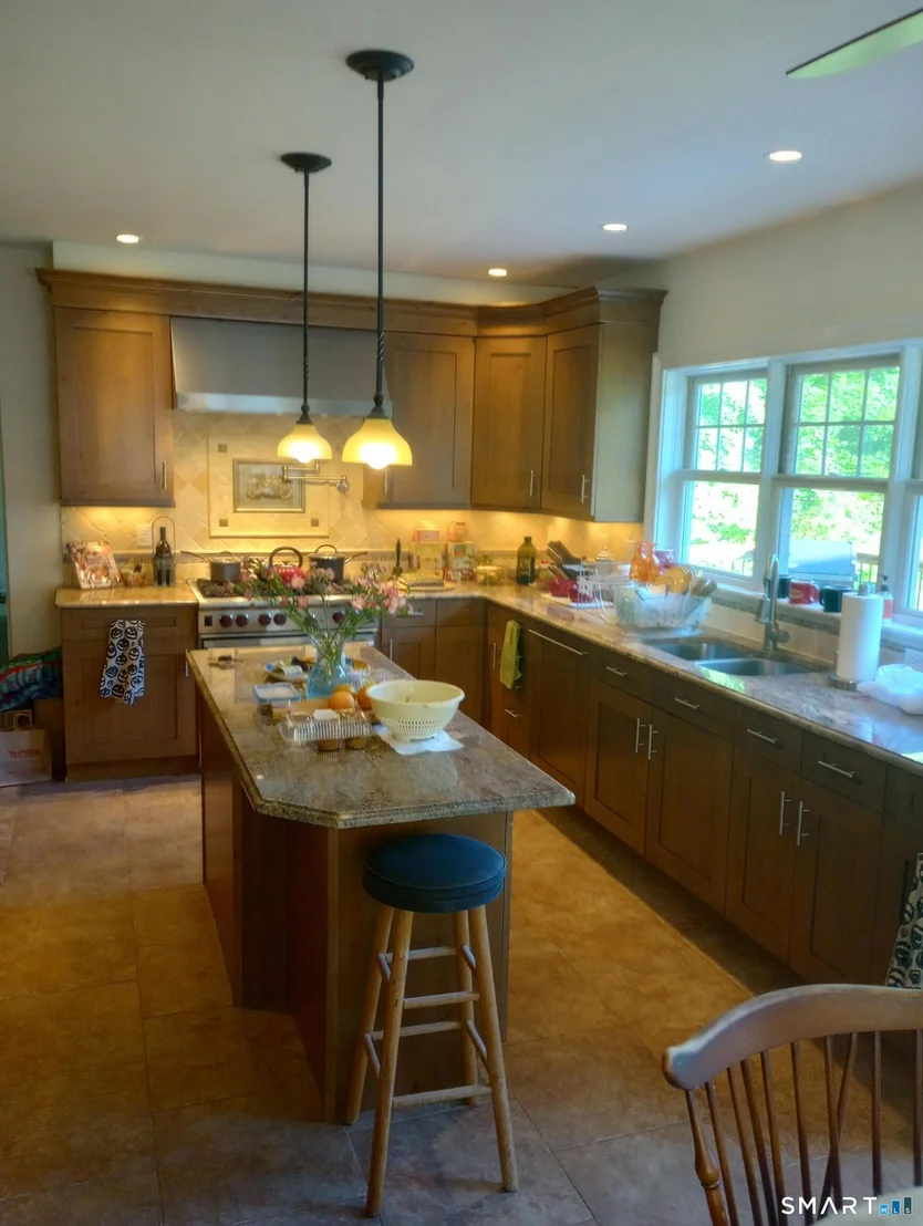 Photo of 250 Maple Road