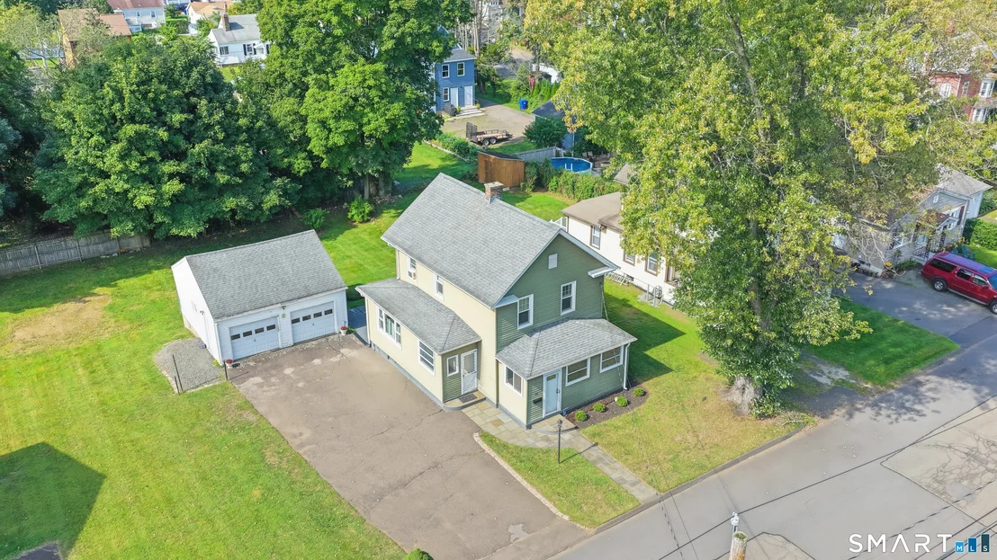 Photo of 25 Maple Avenue