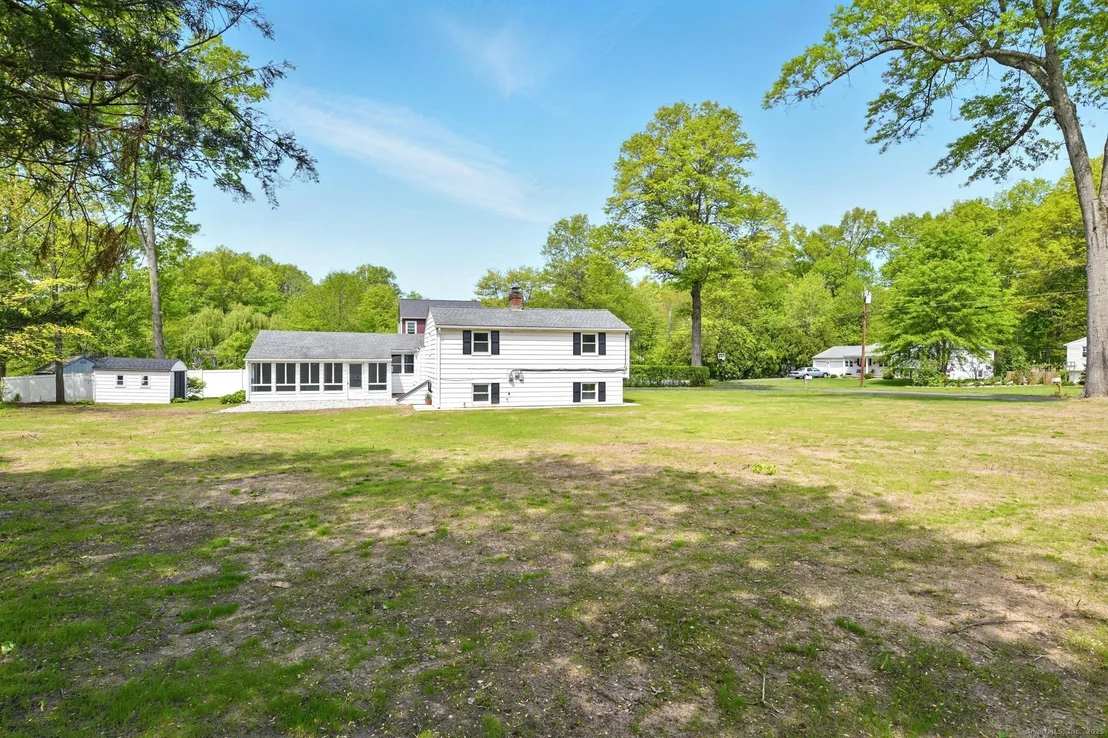 Photo of 843 Overhill Drive