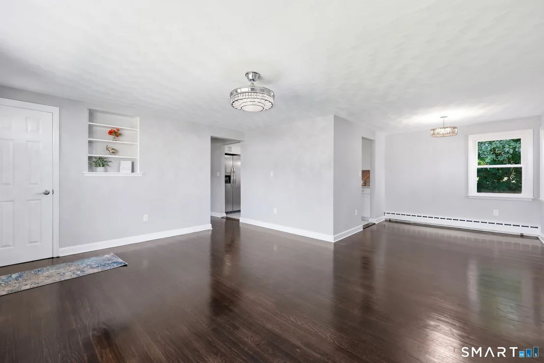 Photo of 156 Robin Hill Road