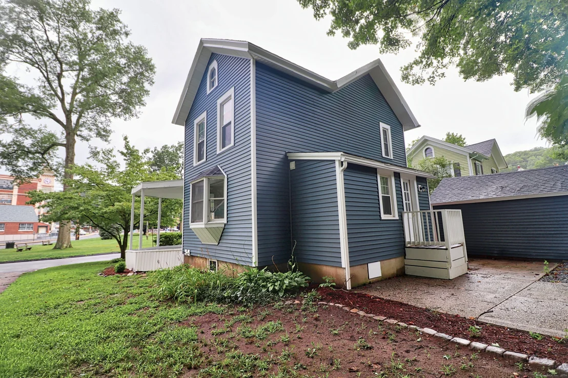 Photo of 17 Maple Street