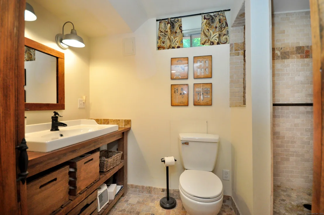 Photo of 31 Spring Glen Drive