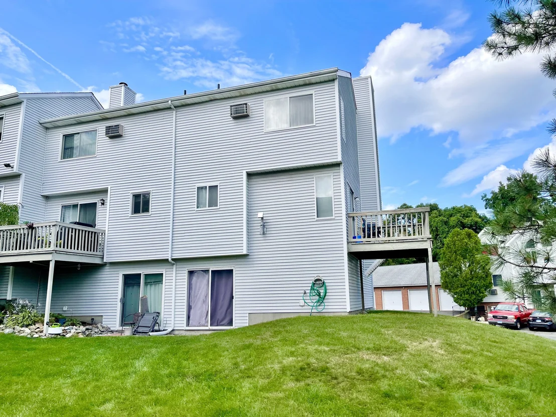 Photo of Unit 24A at 925 Oronoke Road