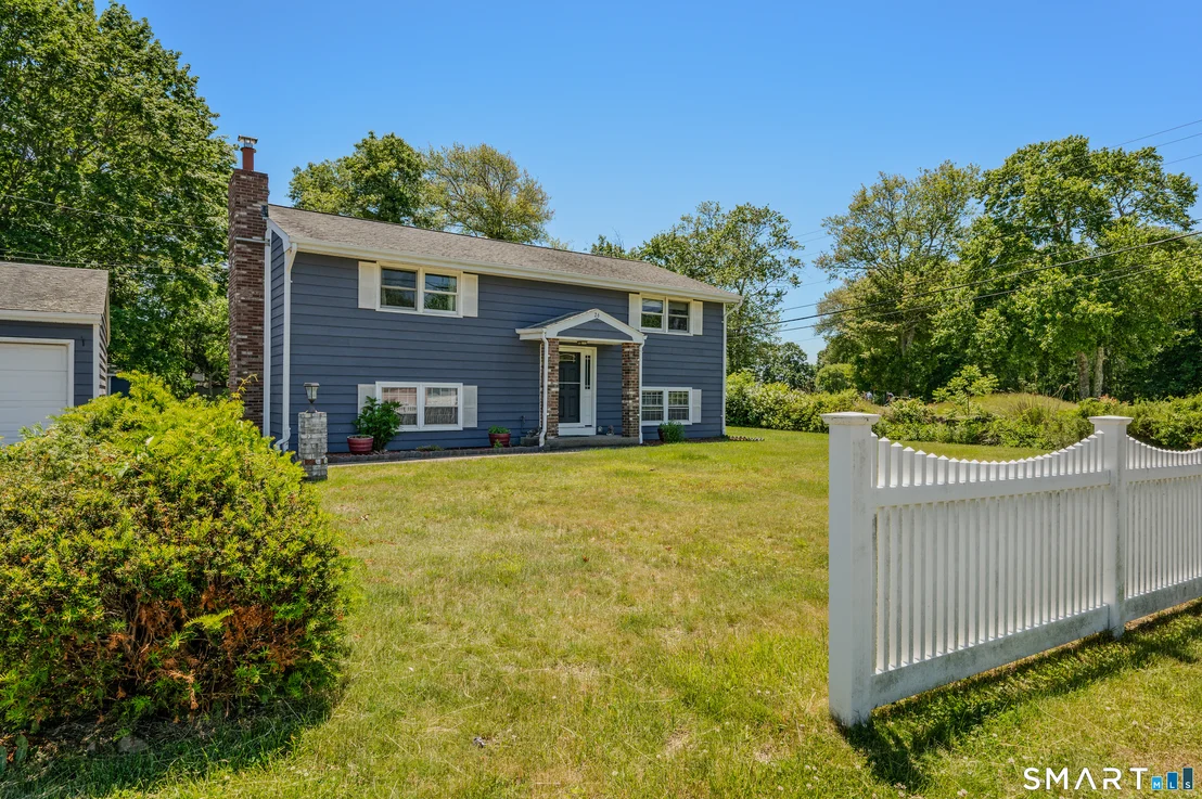 Photo of 26 Lamphere Road