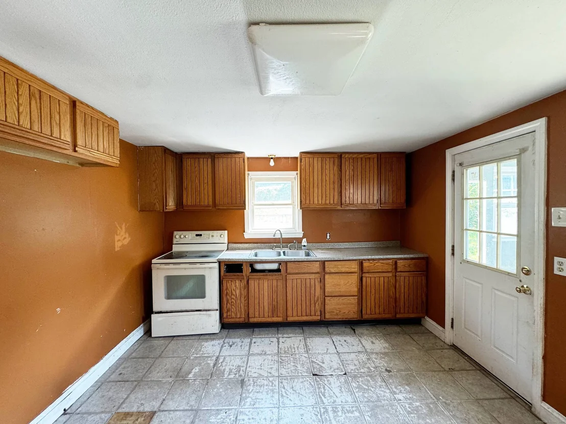 Photo of 421 Divinity Street