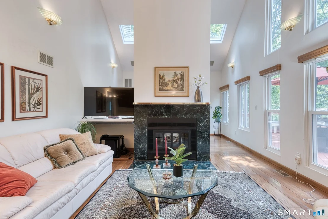Photo of 73 Greentree Drive