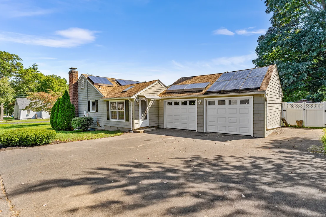 Photo of 165 Giddings Avenue