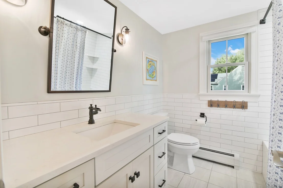 Photo of 21 Colonial Drive