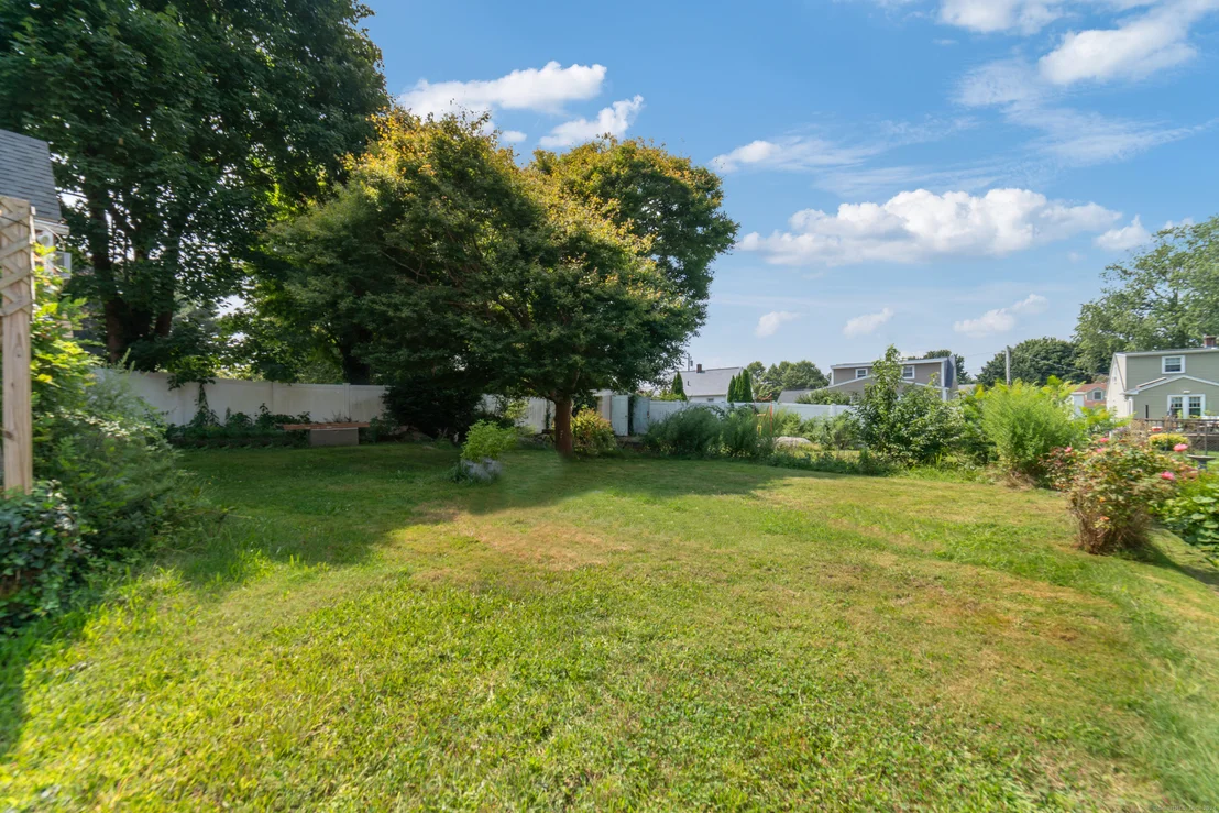 Photo of 52 Round Hill Road