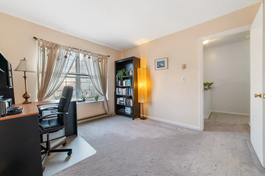 Photo of Unit APT68 at 19 Taft Point