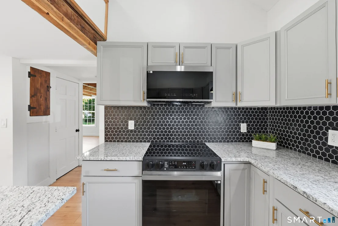 Photo of 369 Thompson Road