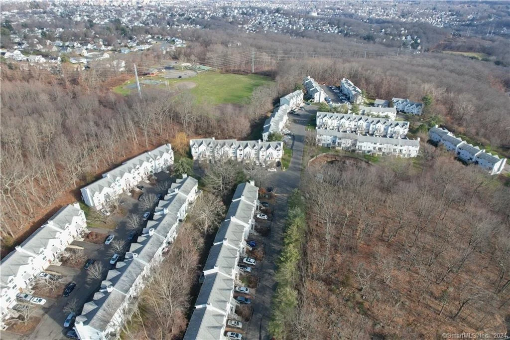 Photo of Unit 41D at 925 Oronoke Road