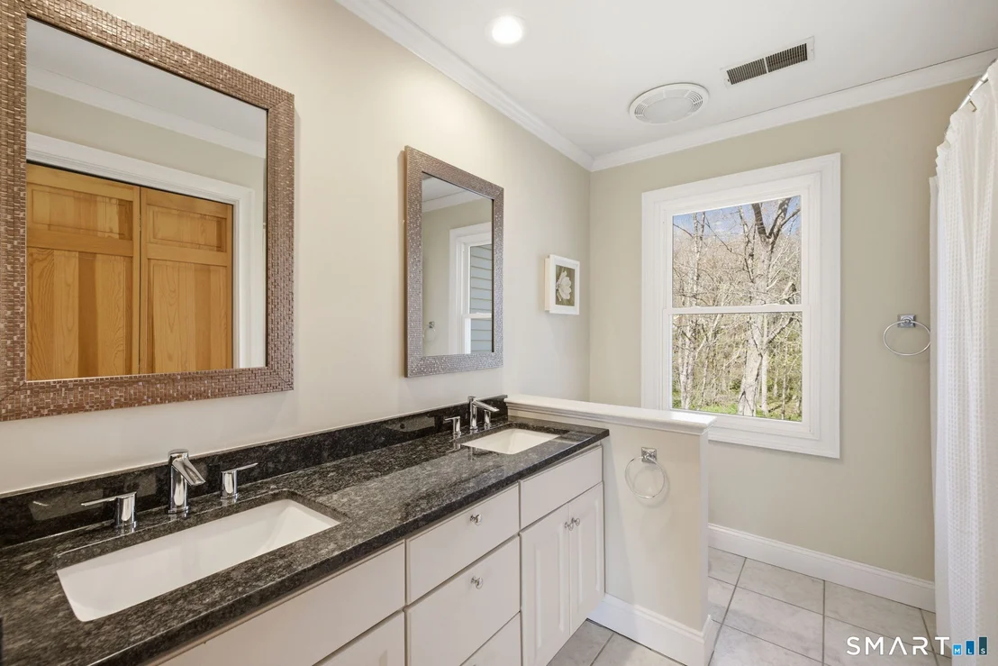 Photo of 14 Joshua Lane