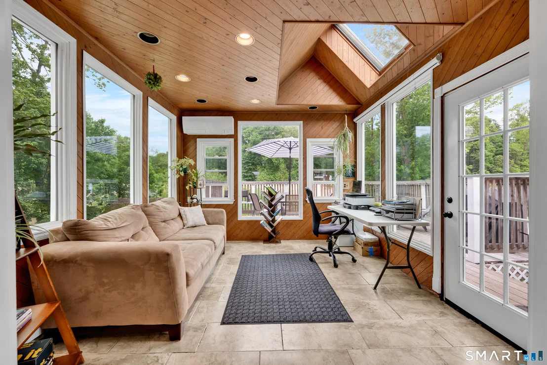 Photo of 89 Shweky Lane