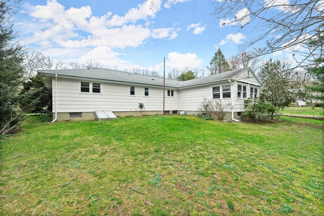 Photo of 90 Lu Manor Drive