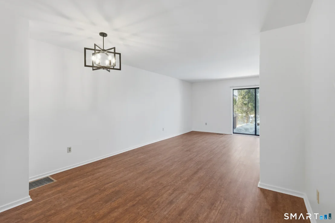 Photo of Unit APT82 at 827 Oronoke Road