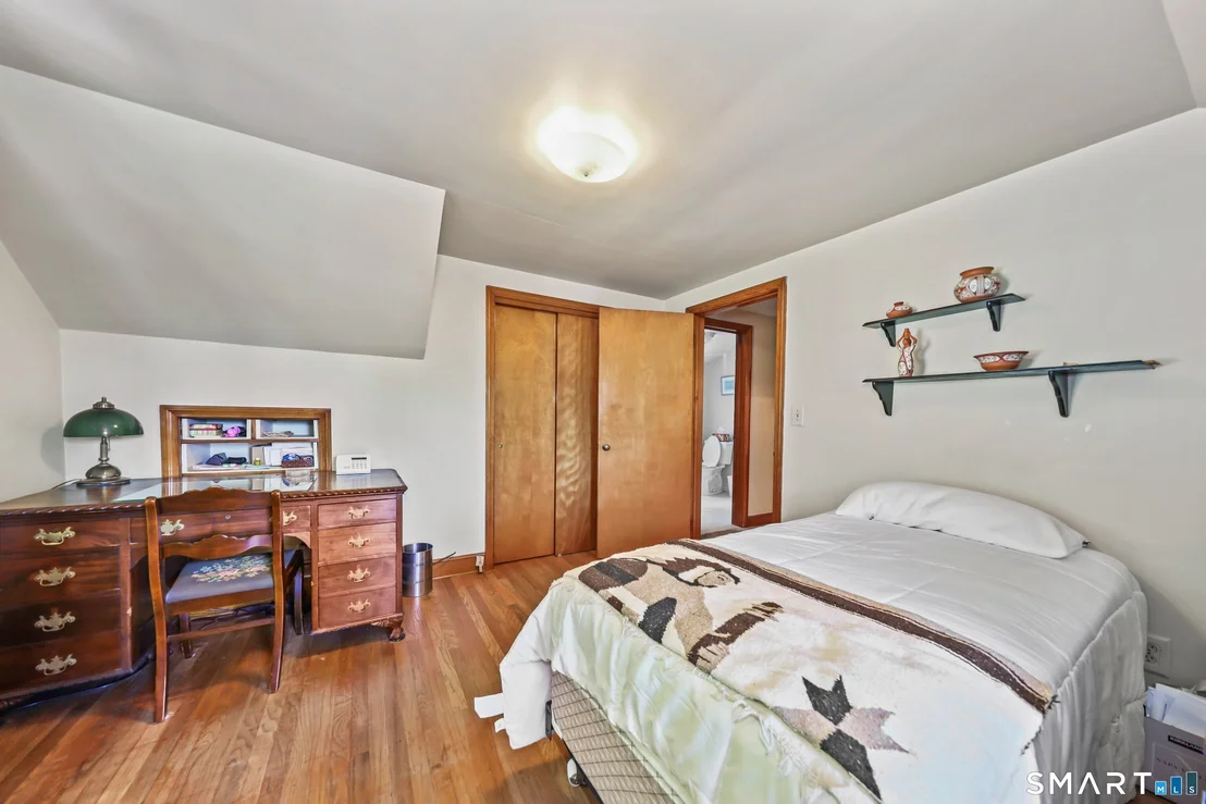 Photo of 24 Bracewood Road