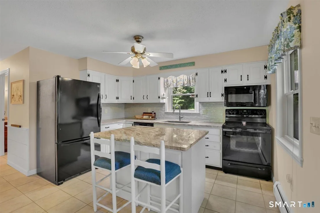Photo of 328 Bulkeley Hill Road