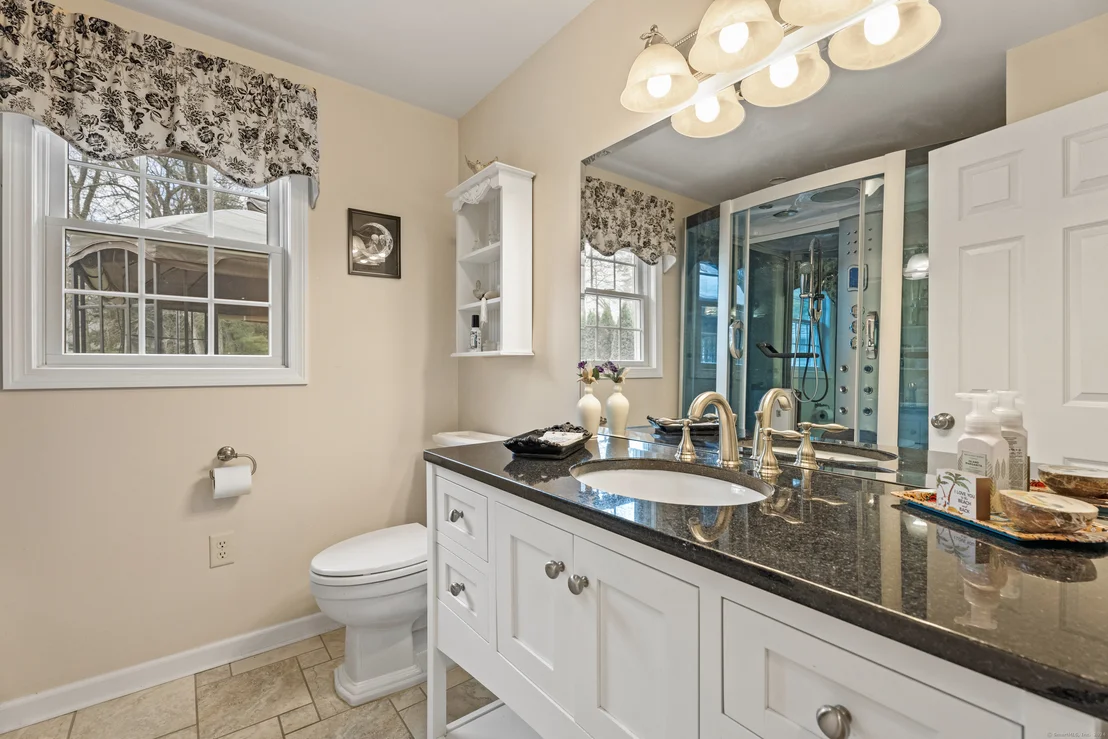 Photo of 511 Salmon Brook Street