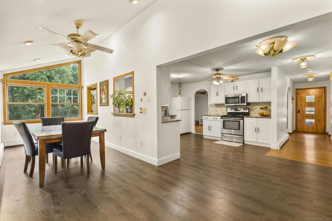 Photo of 668 Ellington Road