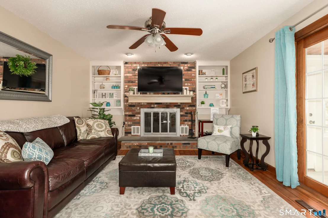 Photo of 81 White Oak Drive