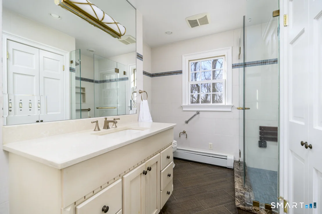 Photo of 1238 Westover Road