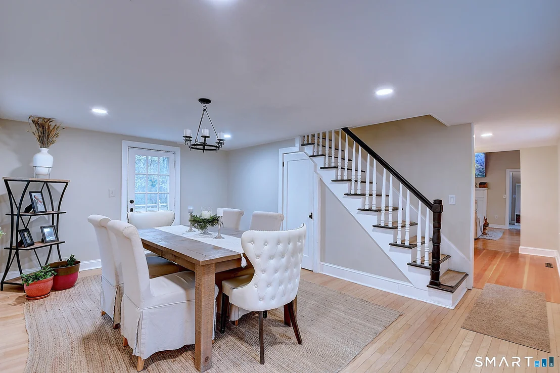 Photo of 27 Chestnut Hill Road
