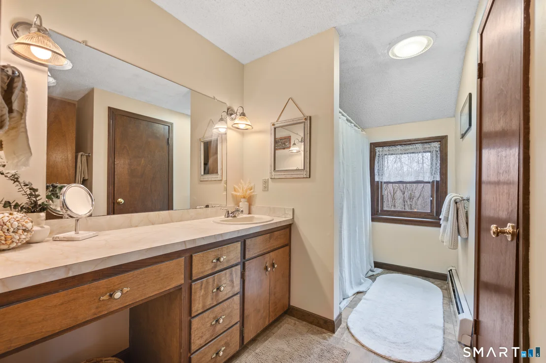 Photo of 31 Uncas Drive