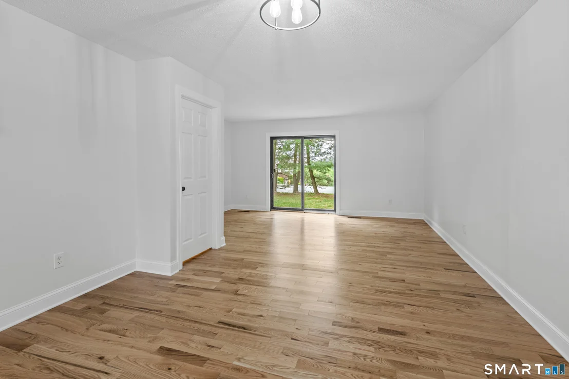 Photo of Unit 17 at 827 Oronoke Road