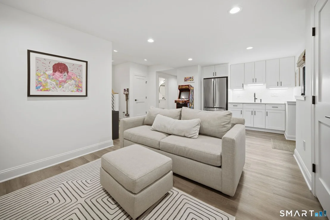 Photo of 43 Oak Ridge Drive