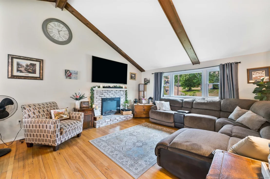 Photo of 100 Fieldstone Lane