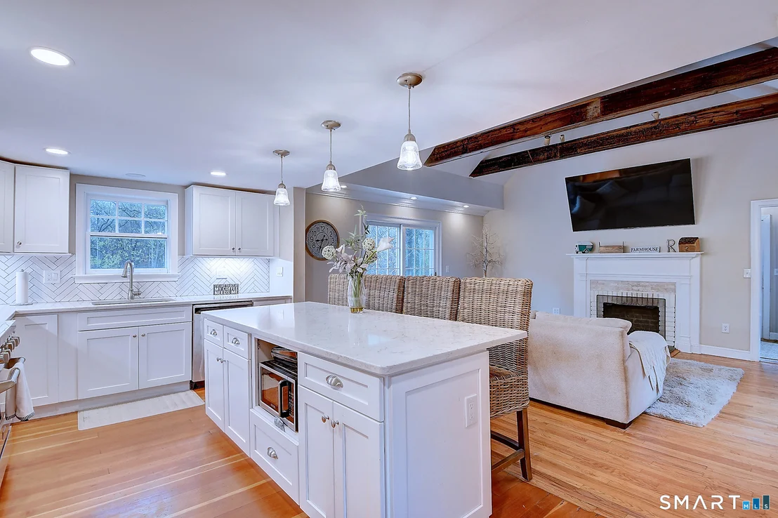 Photo of 27 Chestnut Hill Road