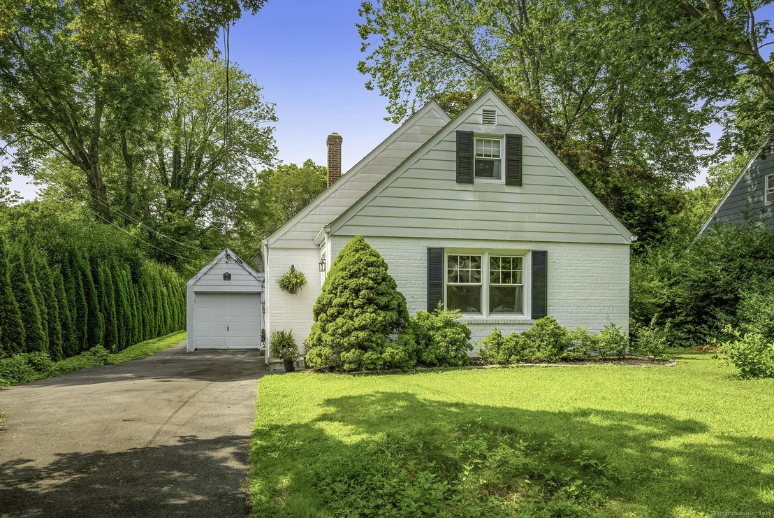 Photo of 33 Halsey Drive
