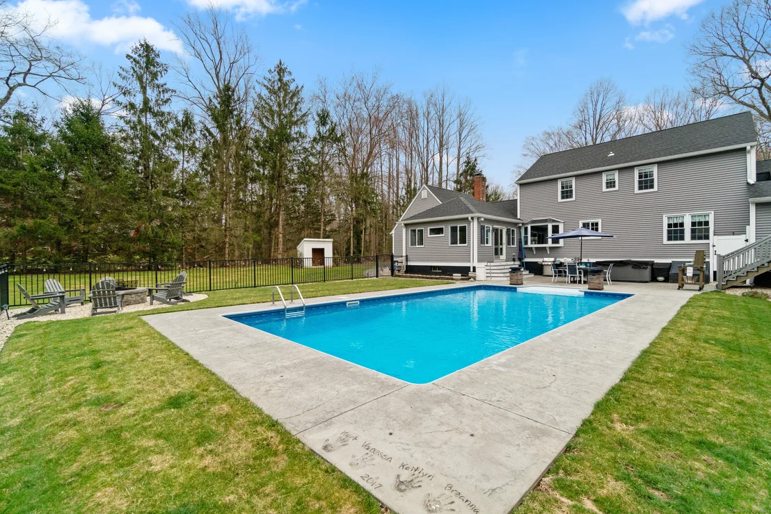 Photo of 25 Laurelwood Drive