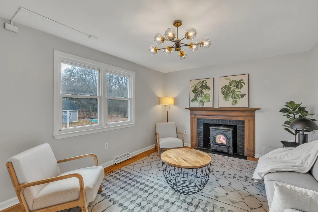 Photo of 243 Chestnut Hill Road