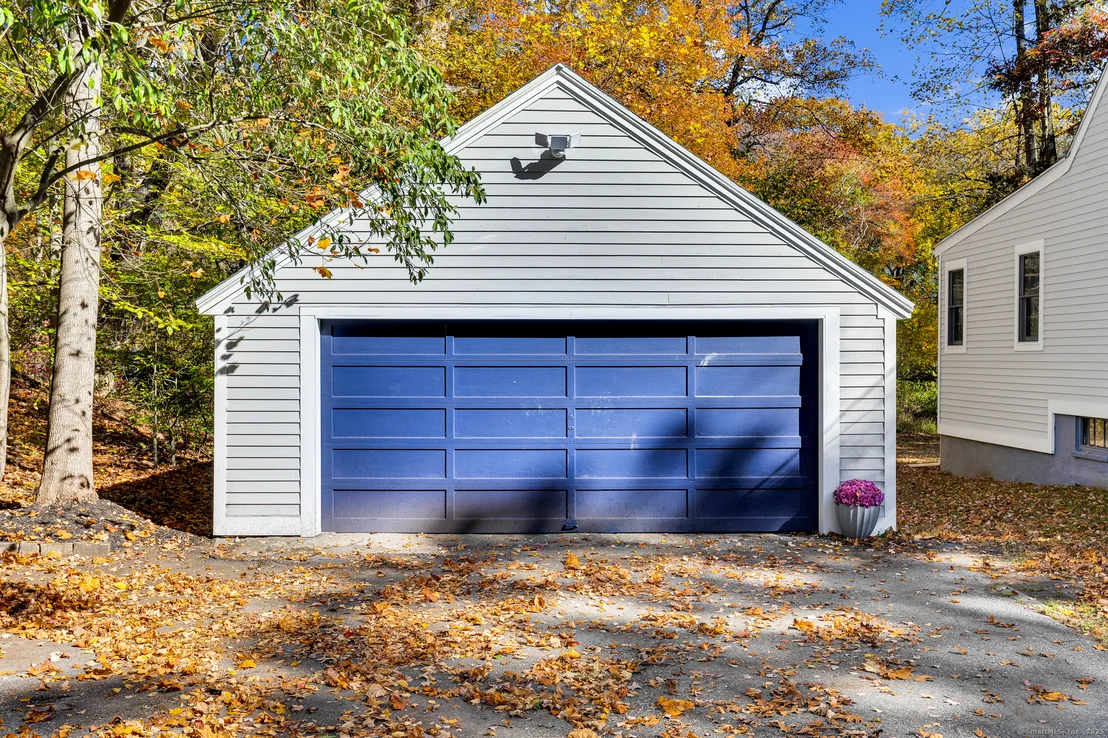 Photo of 31 Cedarhurst Lane