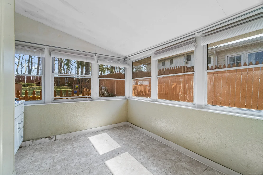 Photo of 143 Highview Avenue