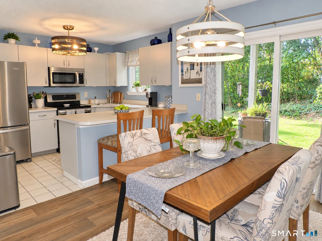 Photo of Unit 34J at 925 Oronoke Road