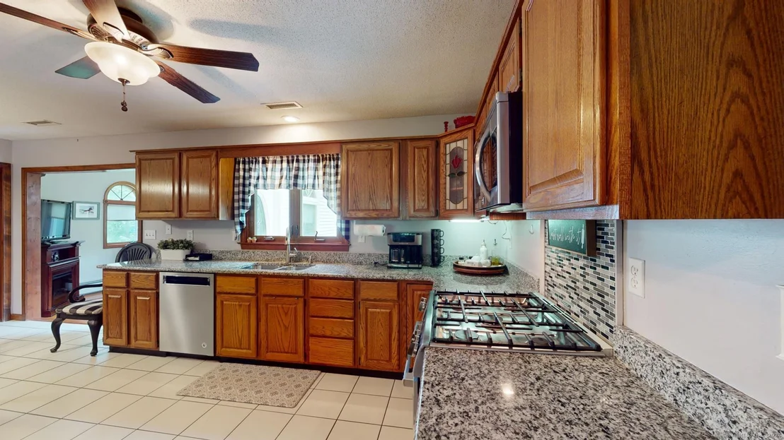 Photo of 305 Broad Brook Road