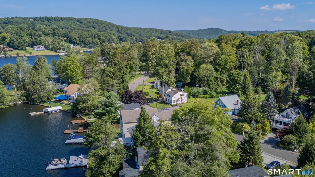 Photo of 325 Wakefield Boulevard
