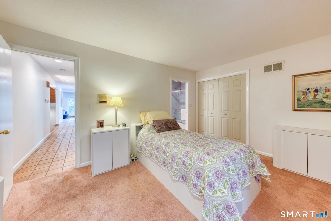 Photo of 73 Greentree Drive