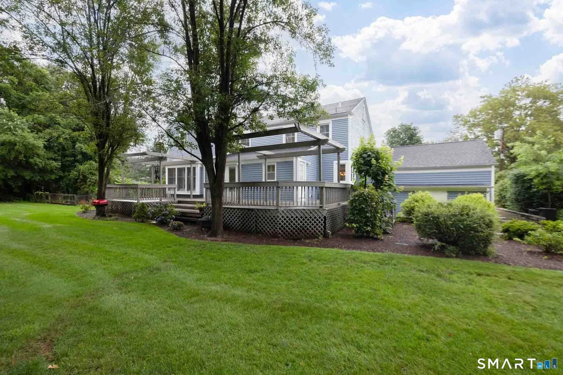 Photo of 140 Round Hill Road