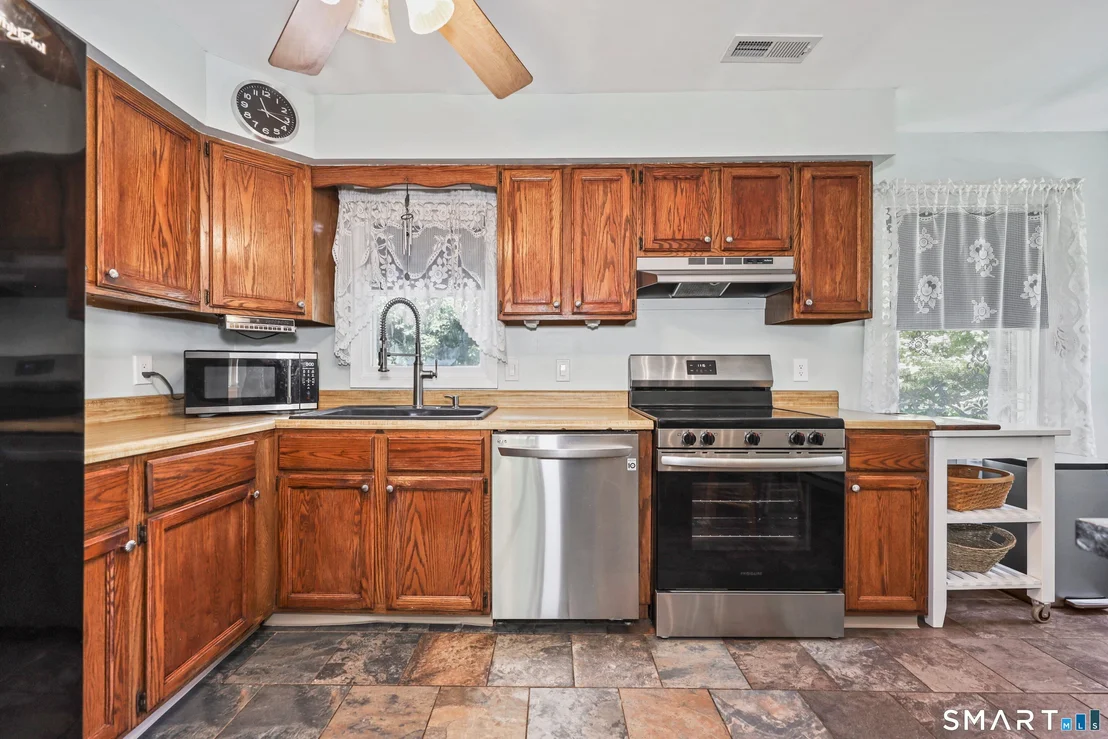 Photo of 49 Schenck Lane