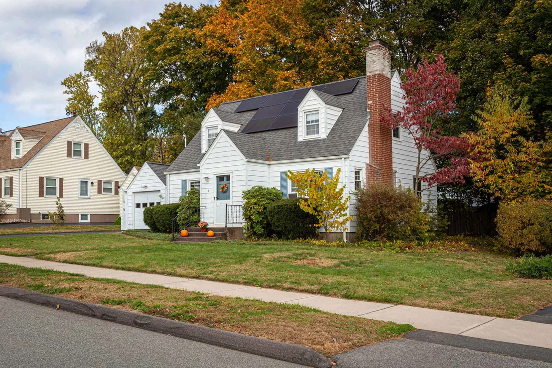 Photo of 9 Deepwood Drive