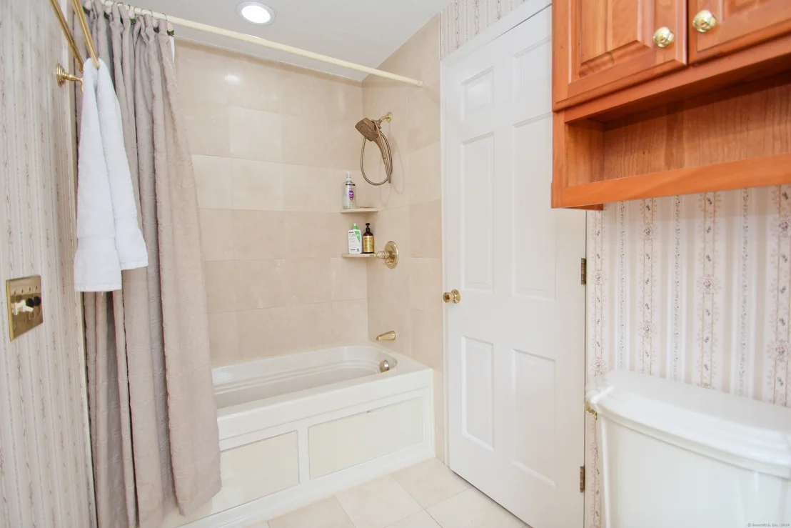 Photo of 1183 Newgate Road