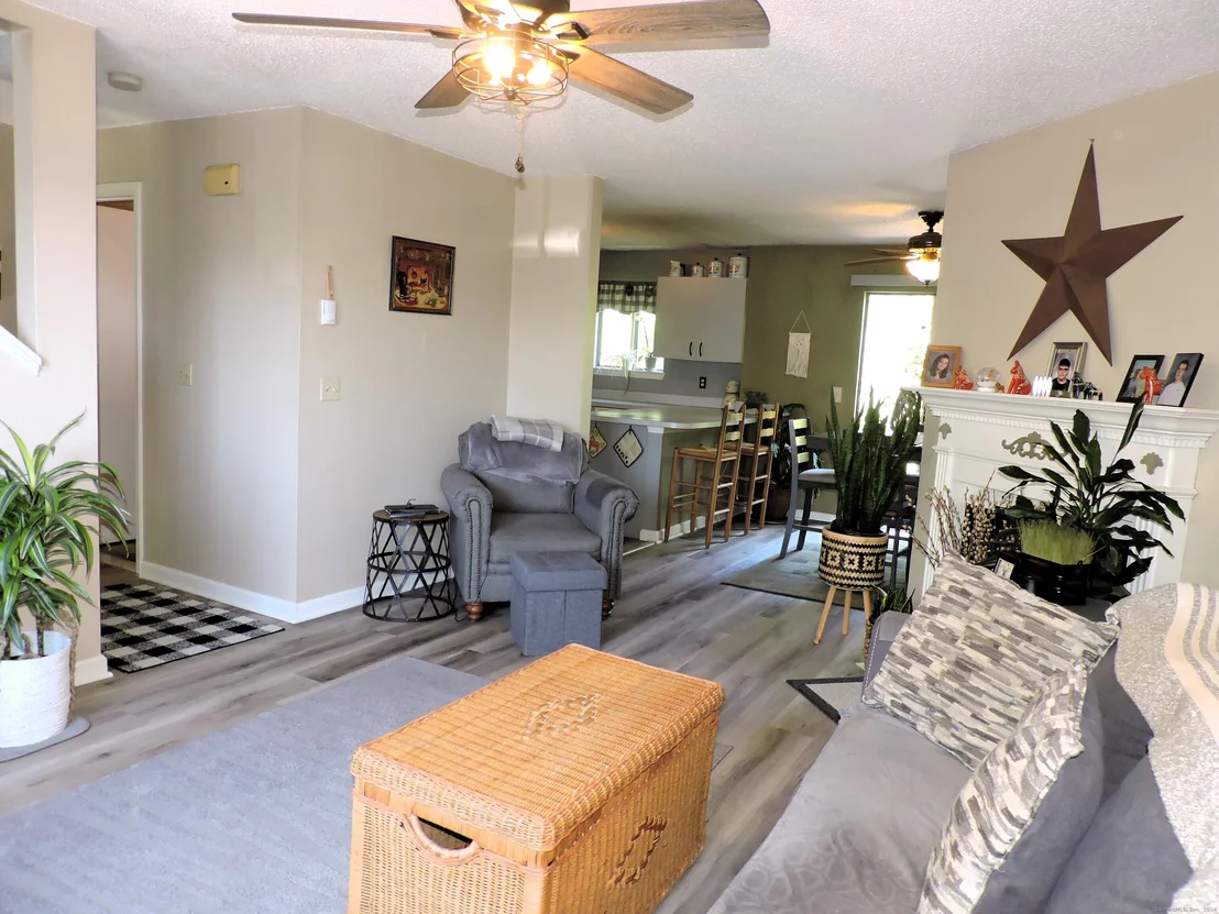 Photo of Unit 32C at 925 Oronoke Road