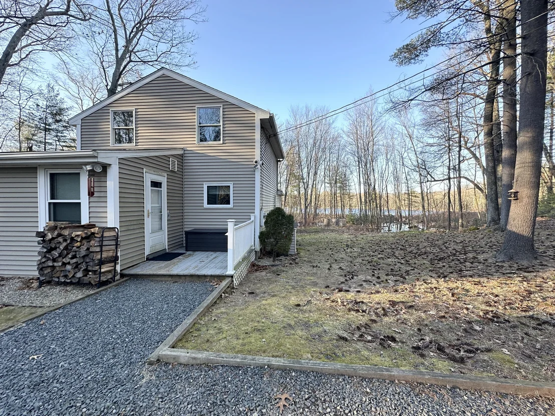 Photo of 418 Lake Road