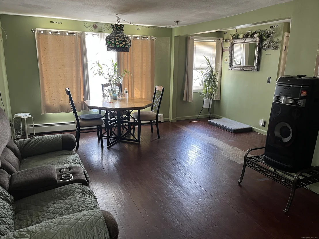 Photo of 281 Mill Plain Avenue