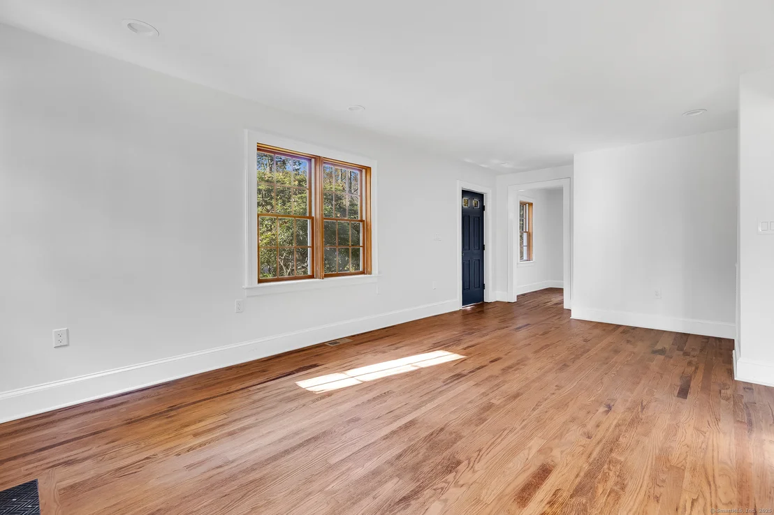 Photo of 31 Cedarhurst Lane